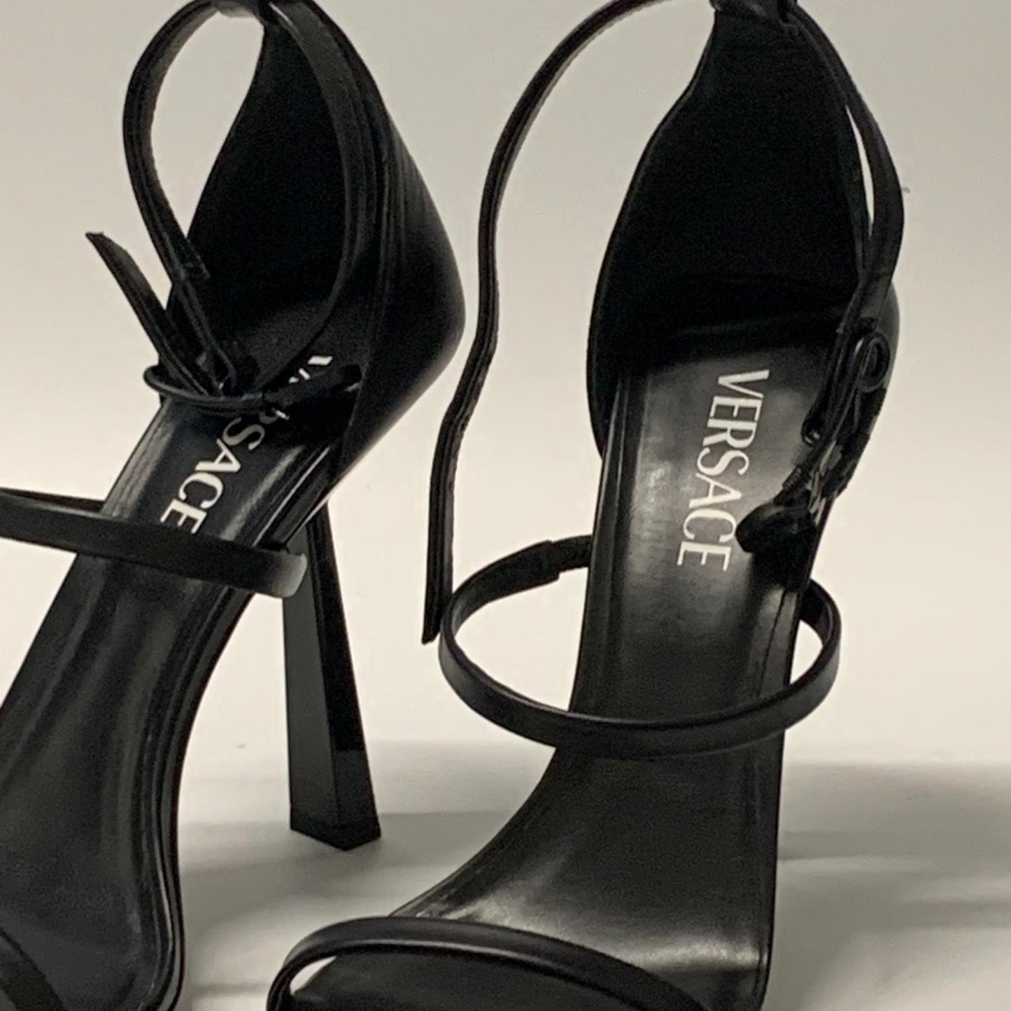 VERSACE Ladies Court Heel Black High Heel Leather Vitello Strap Shoe UK7 NEW