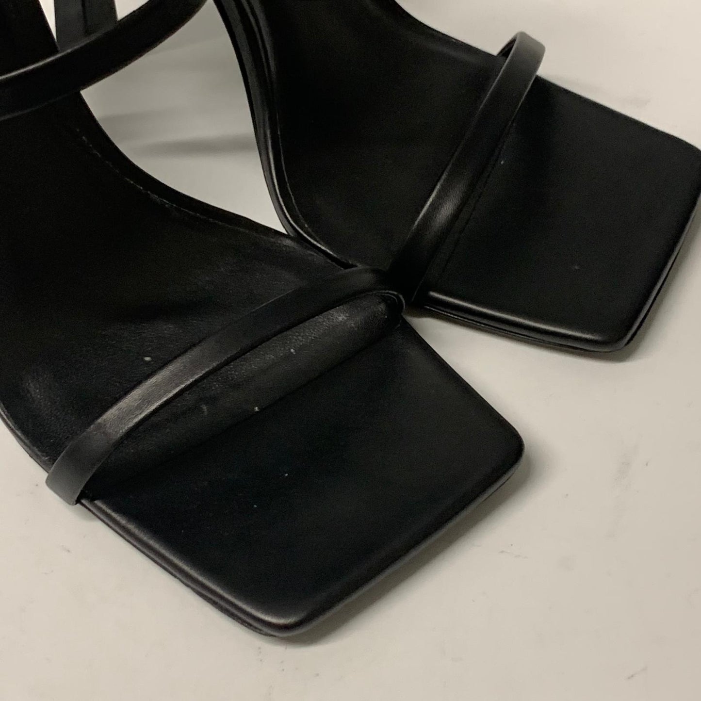 VERSACE Ladies Court Heel Black High Heel Leather Vitello Strap Shoe UK7 NEW