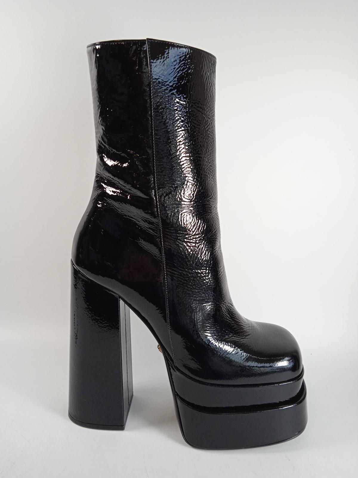 VERSACE Ladies Black Patent Leather Textured Platform Boots IT40 UK7 NEW