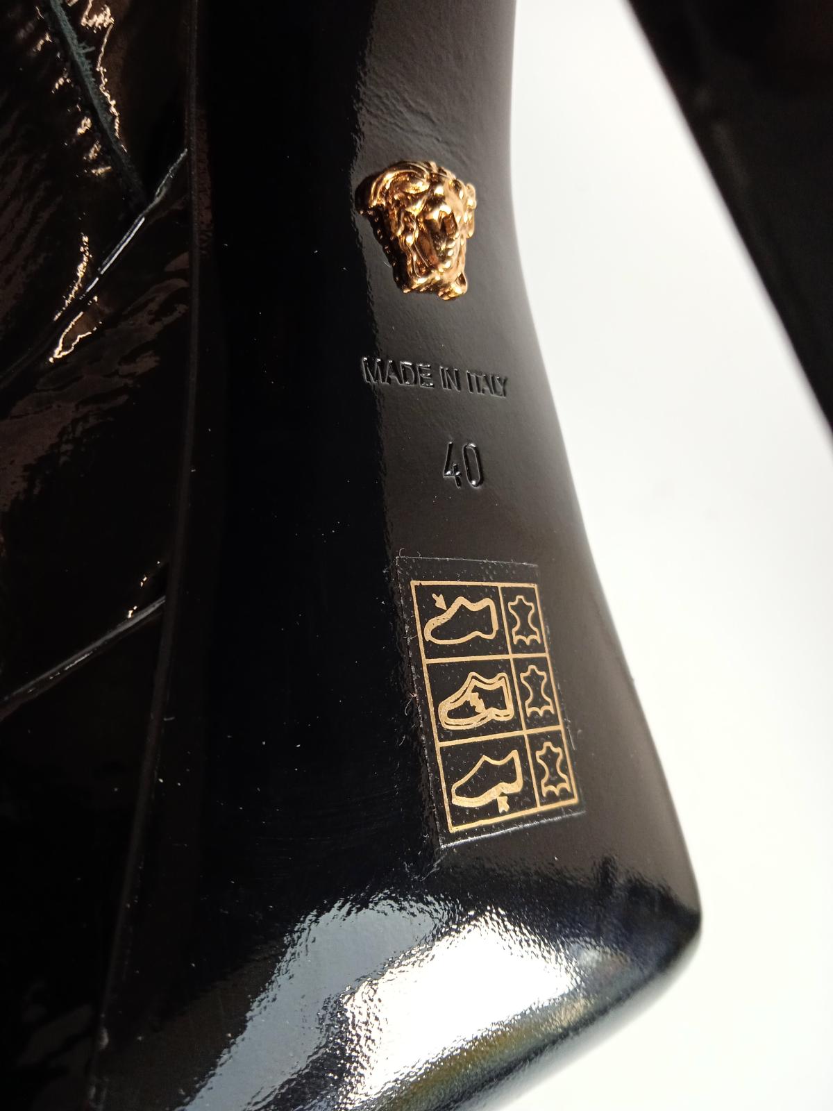 VERSACE Ladies Black Patent Leather Textured Platform Boots IT40 UK7 NEW