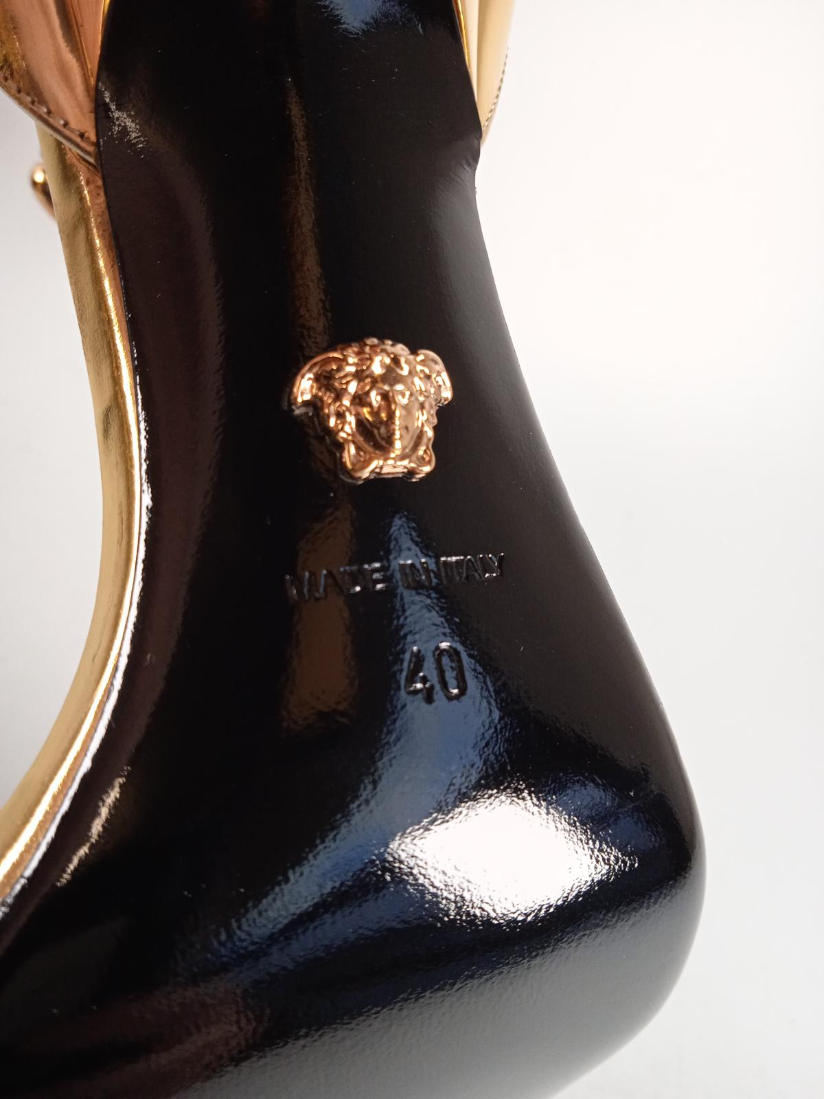 VERSACE Ladies Gold Calf Leather Medusa Chain Strap Sandals Size EU40 UK7 NEW