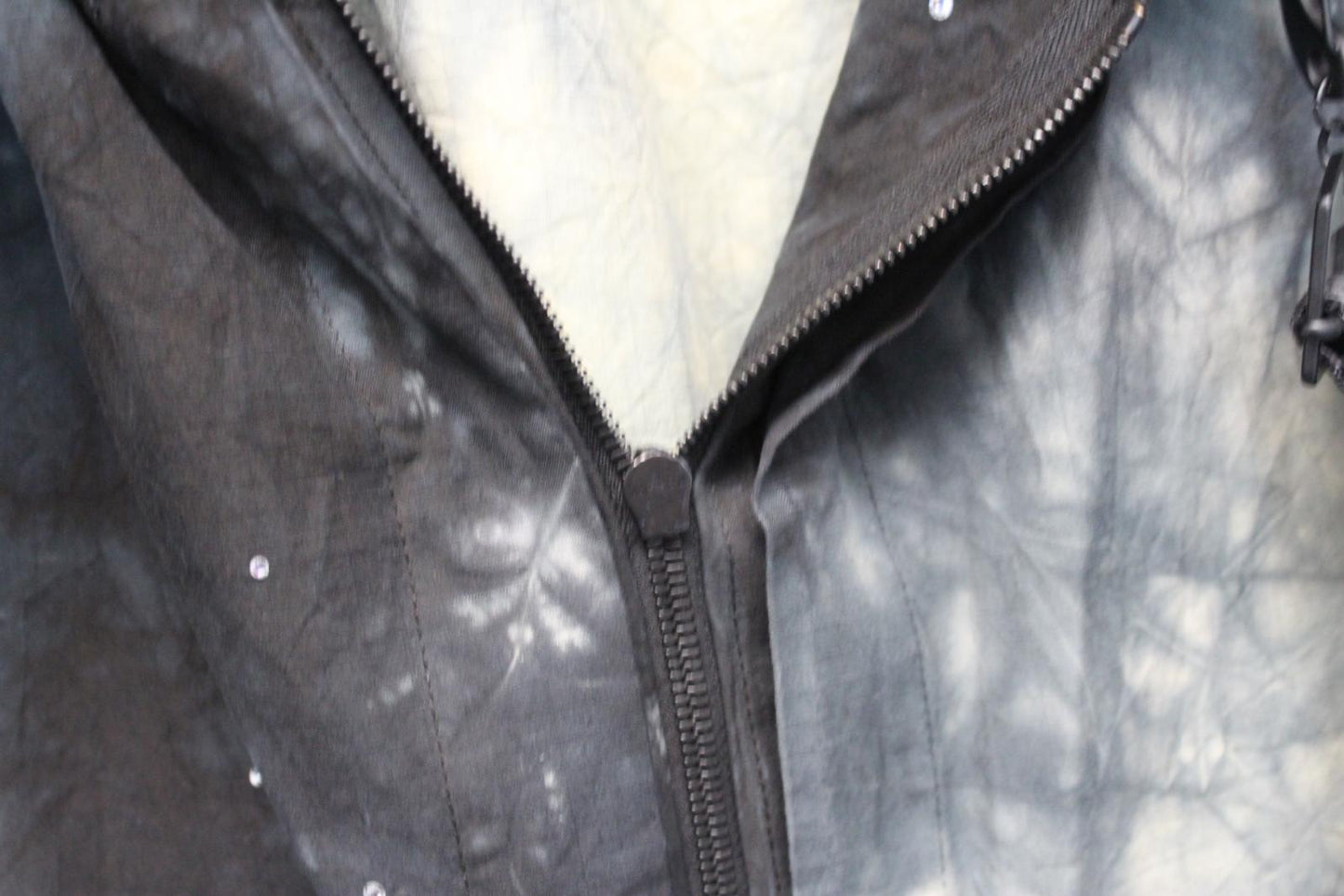 OFF-WHITE Men's Grey Tie Dyed Crystal Embellished Hooded Jacket Bag M NEW