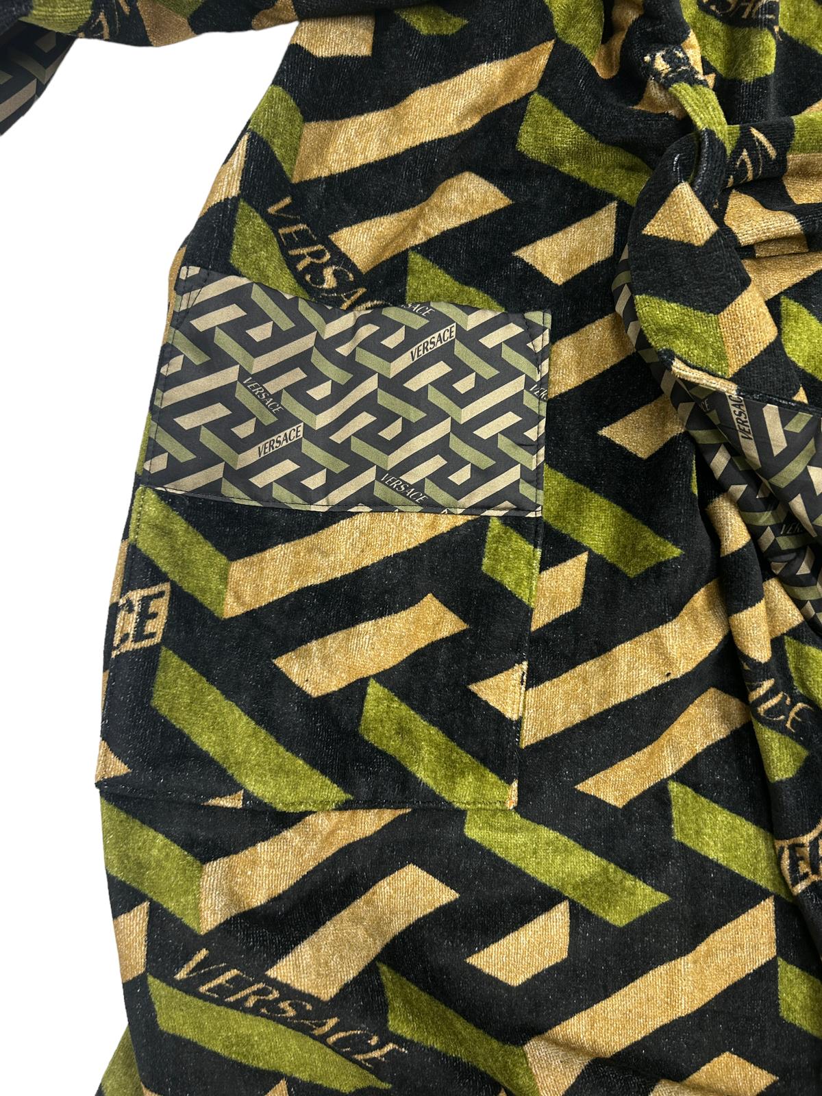 VERSACE UNISEX LA GRECA BATHROBE EMBROIDERY - GREEN - LARGE - NEW DAMAGED BOX