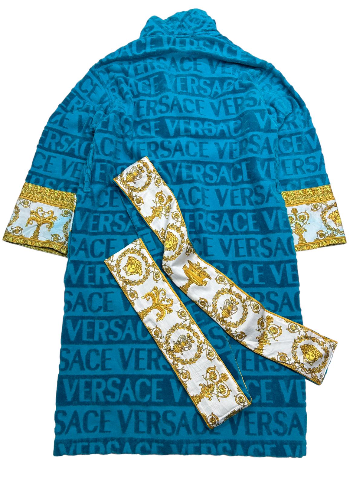 VERSACE UNISEX I LOVE BAROQUE SOFT BATHROBE - BLUE - LARGE - DEFECTED NEW