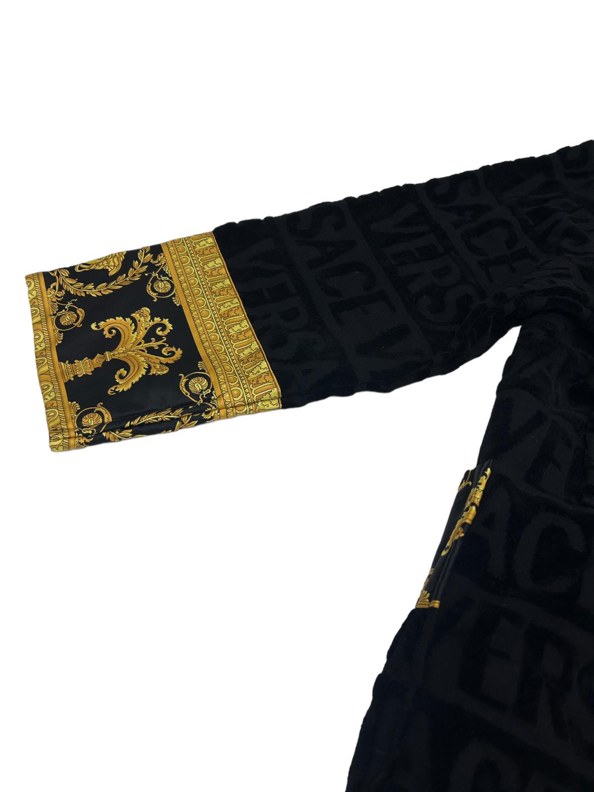 VERSACE UNISEX I LOVE BAROQUE SOFT BATHROBE - BLACK - MEDIUM - NEW DAMAGED BOX