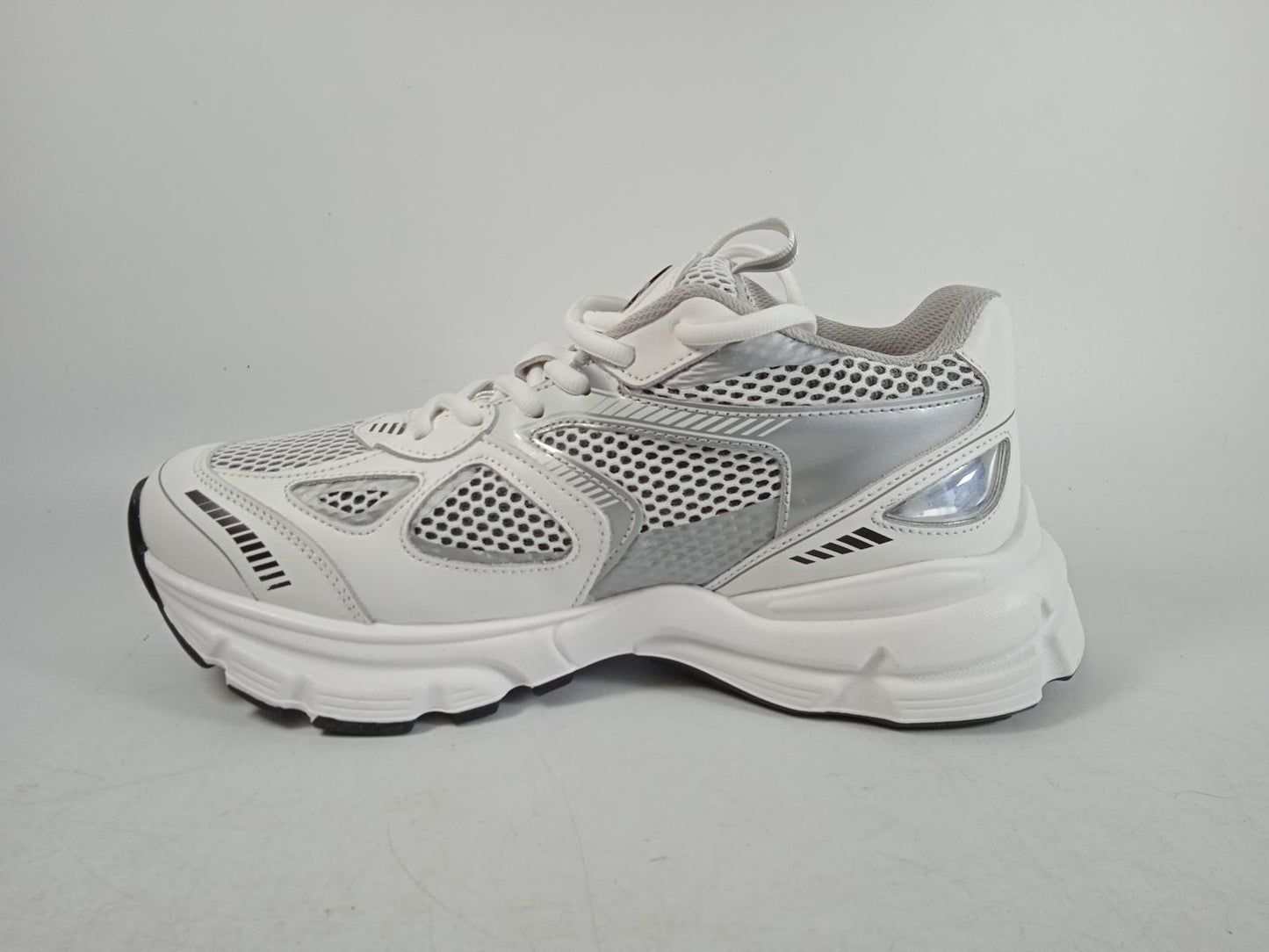 AXEL ARIGATO Men's White & Silver Marathon Runner Trainers UK6.5 RRP270 NEW