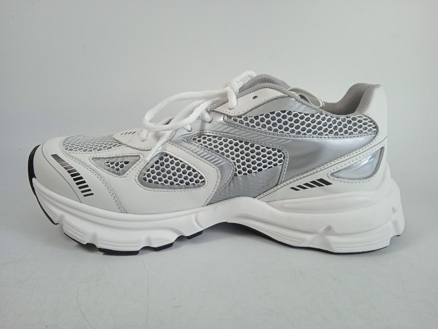 AXEL ARIGATO Men's White & Silver Marathon Runner Trainers UK8 RRP270 NEW