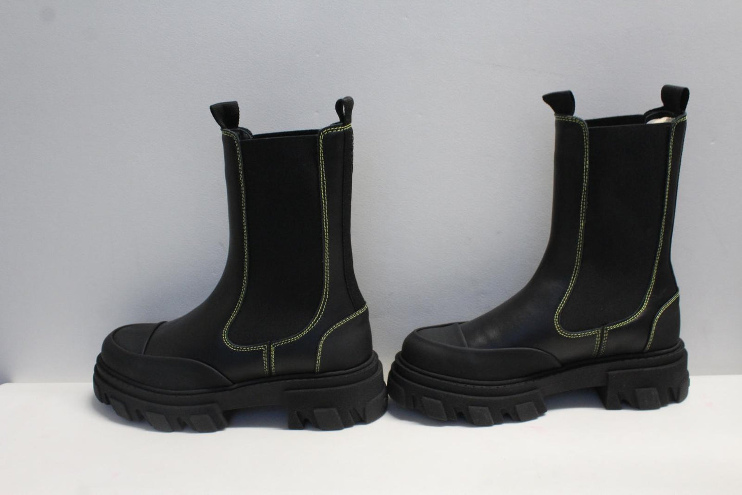 GANNI Ladies S1910 Black Leather Yellow Stitch Mid Chelsea Boots UK6 NEW RRP355