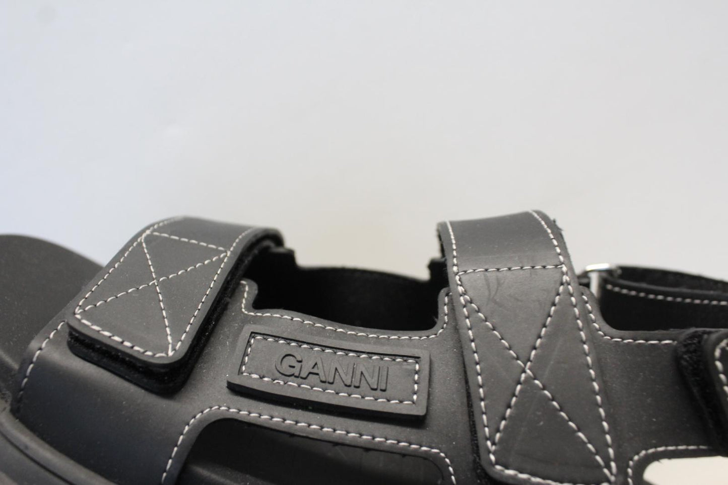 GANNI Ladies S1555 Black Rubber Logo Patch Flat Sandals EU40 UK7 NEW RRP175
