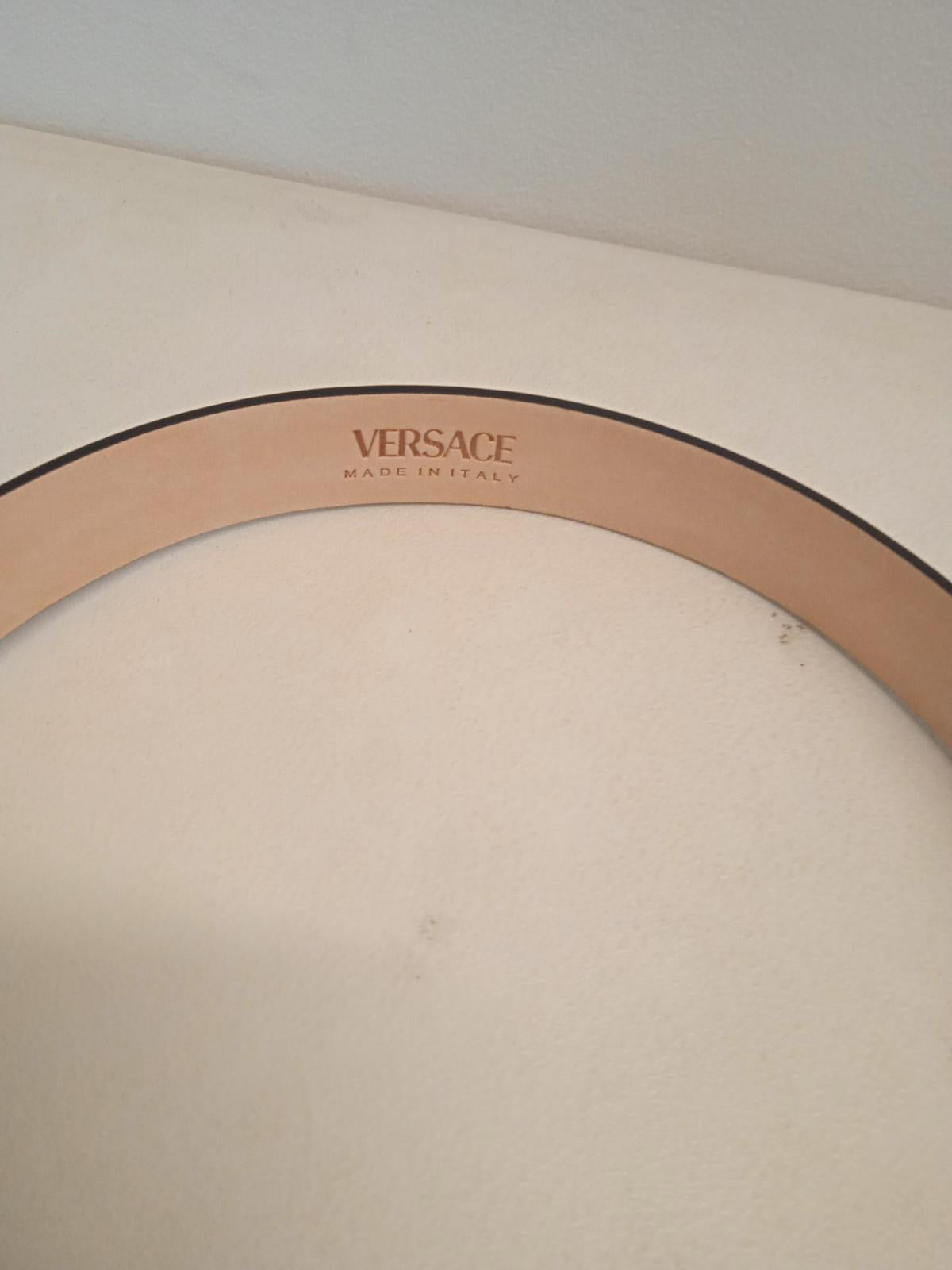 VERSACE Ladies Virtus Black Leather Gold Tone V Logo Belt 80/32 NEW RRP290
