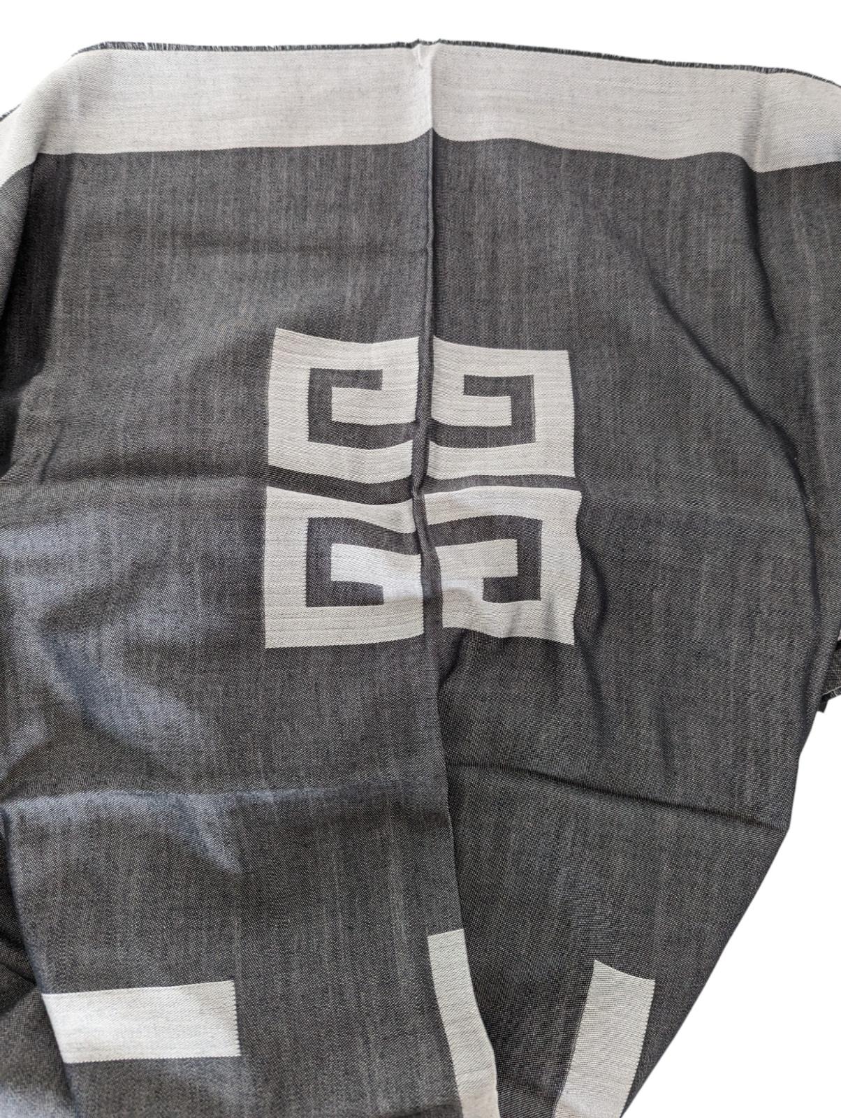 GIVENCHY Grey Classic Scarves 4G Jacquard Luxury Logo Scarf Size OS NEW RRP 315