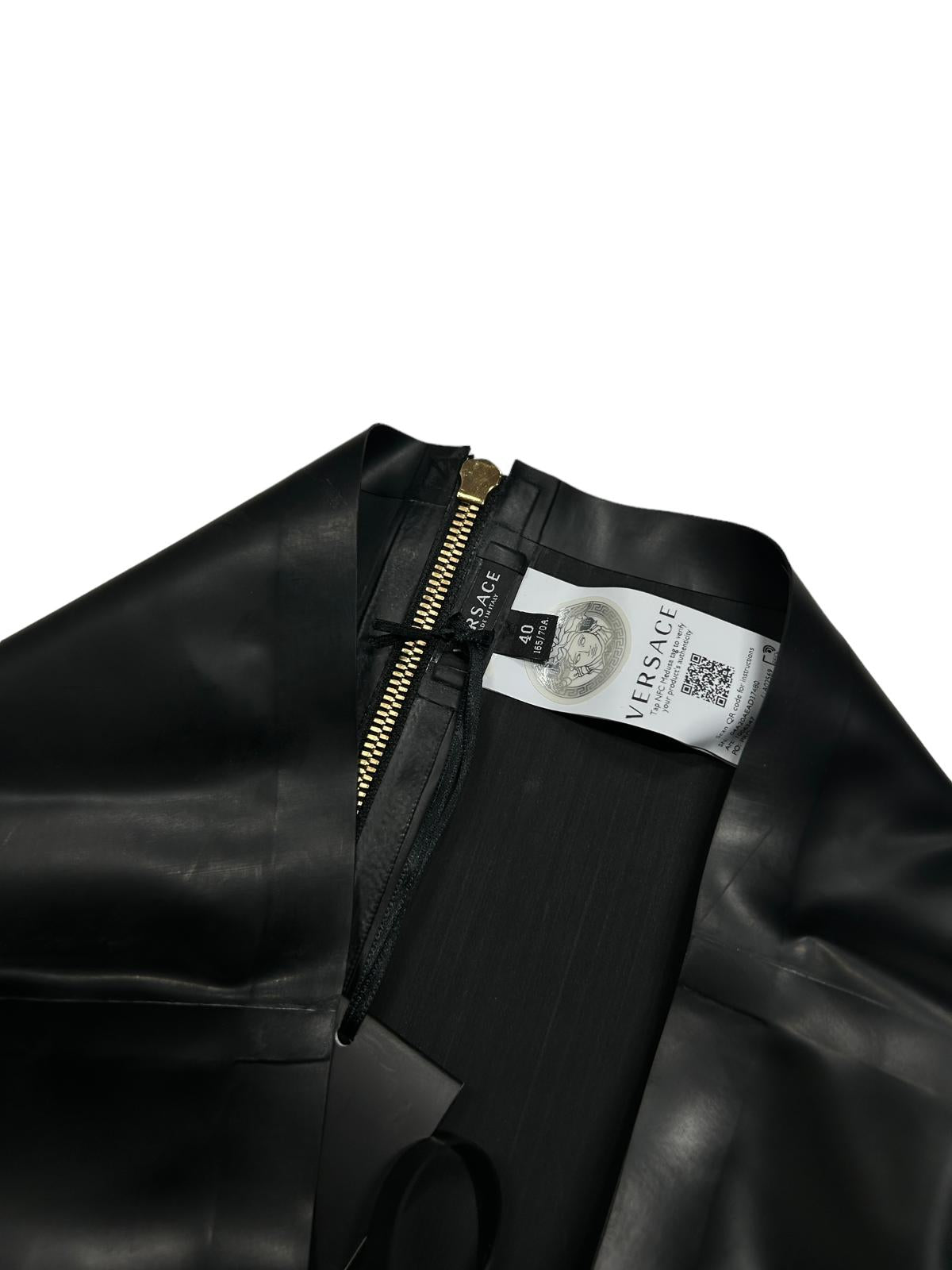 VERSACE Latex Black Knee Length Fitted Skirt Hip Strap Size 40 NEW RRP 1580