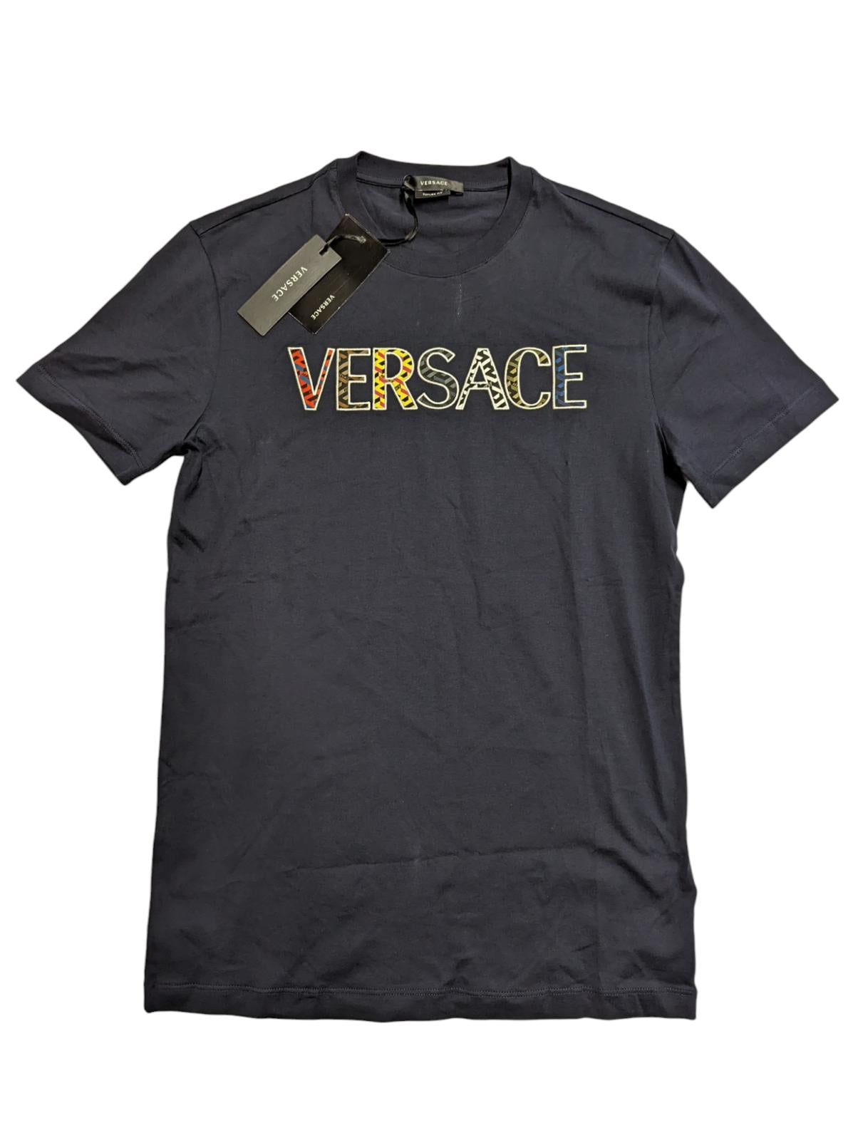 VERSACE Graphic Navy Blue Short Sleeve Colour Pattern Letter Tee XS NEW RRP 260
