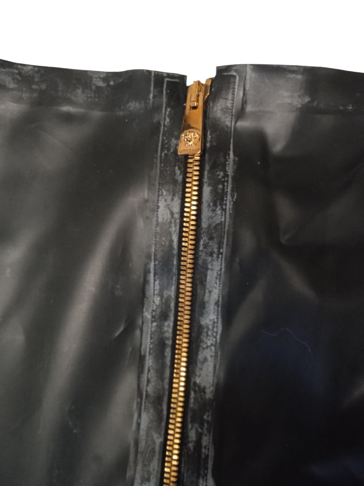 VERSACE Ladies Latex Black Knee Length Hip Strap Skirt Size IT38 UK6 RRP1580 NEW
